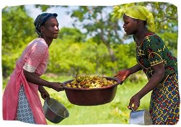Burkino Faso'daki kadınlar toplumun sosyo-ekonomik hayatında çok önemli bir role sahiptir.